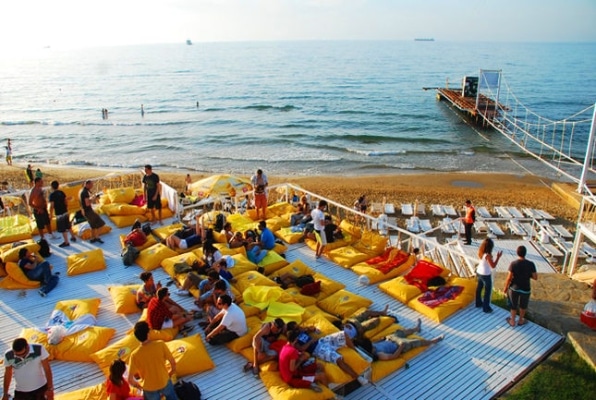 İstanbul’da En Çok Tercih Edilen 8 Beach Club ve Plaj
