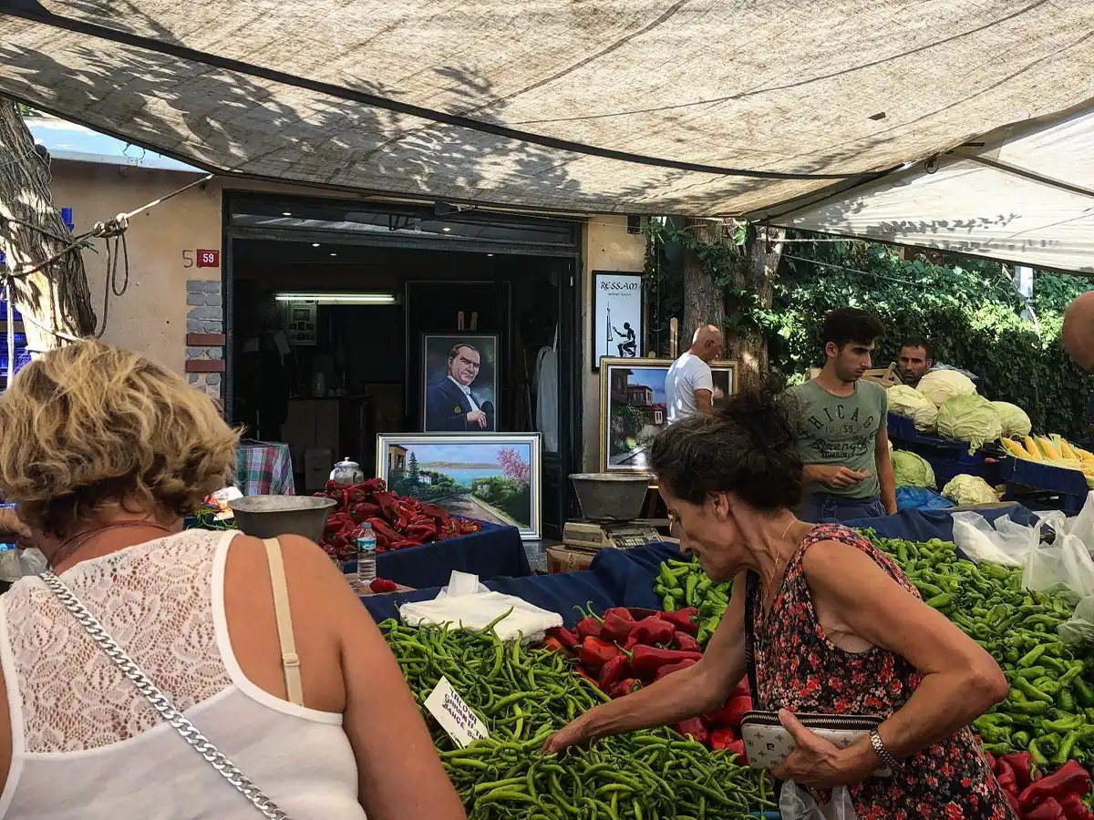 Kozyatağı Cuma Pazarı