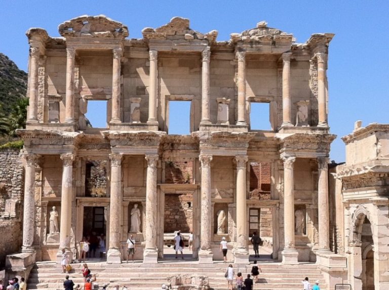 Efes Antik Kenti ve Gezilecek Yerler – Selçuk / İzmir