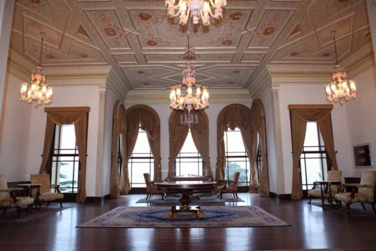 Adile Sultan Sarayı Nerede Nasıl Gidilir ve Tarihi Bilgiler / İstanbul