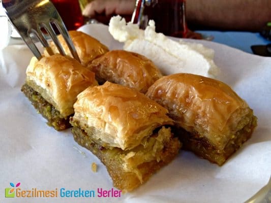 karakoy gulluoglu baklava