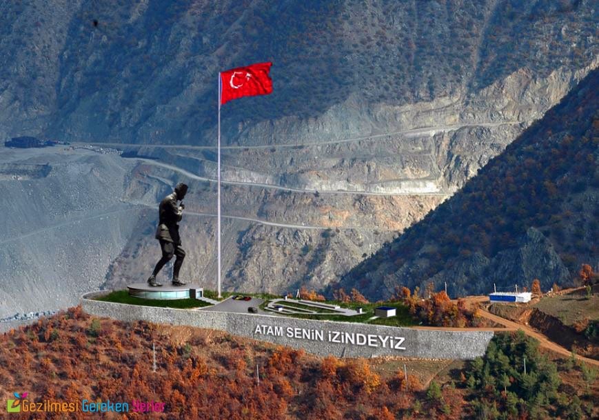 Atatürk Heykeli Artvin