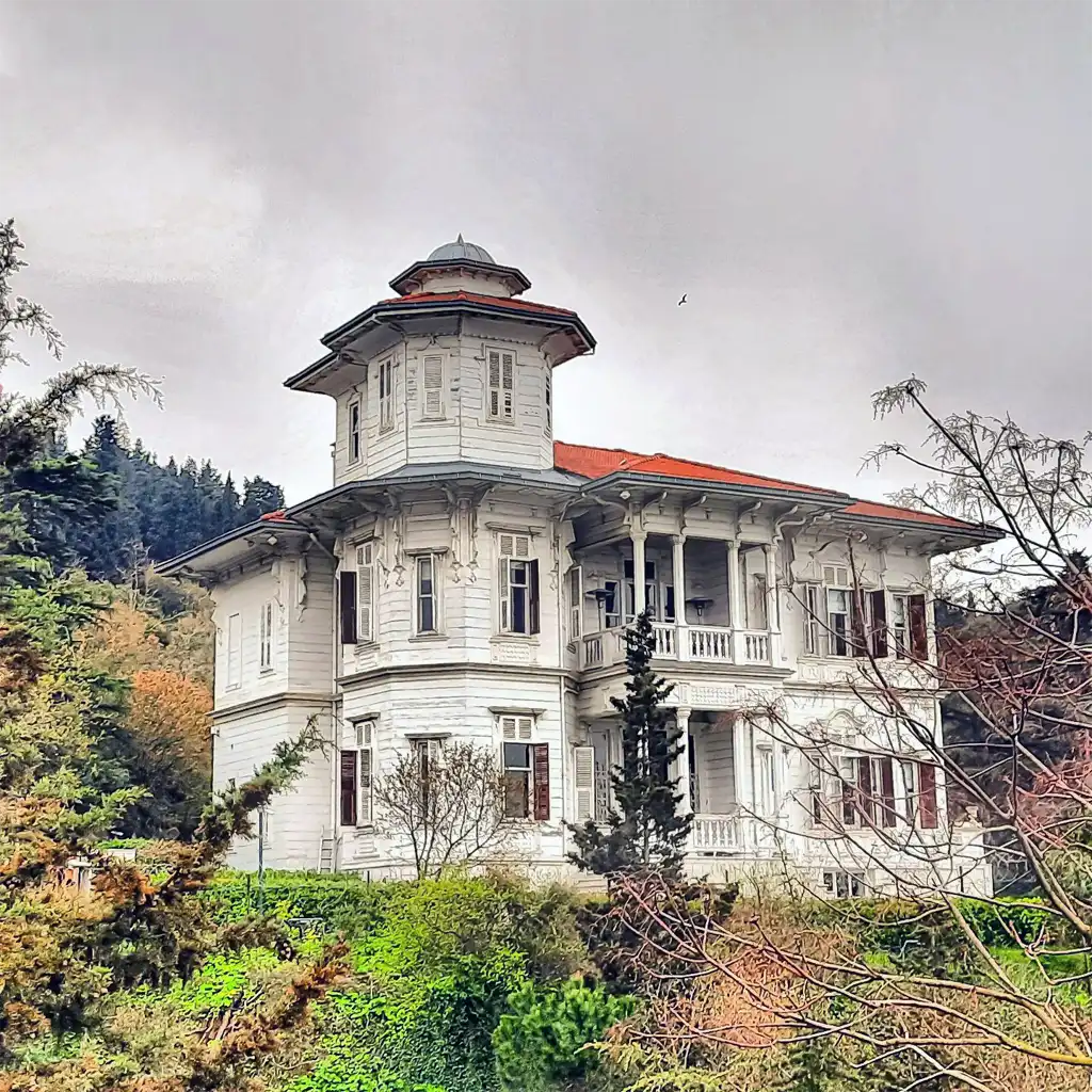 Cemil Molla Köşkü