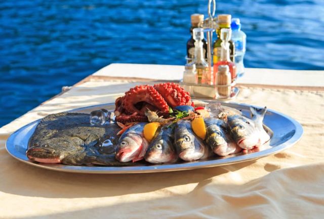 İzmir'in en iyi balık restoranları ve steakçileri