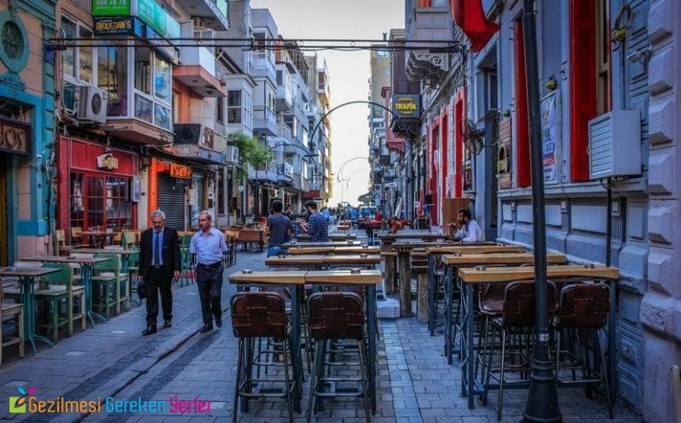 İzmir Gazi Kadınlar Sokağı