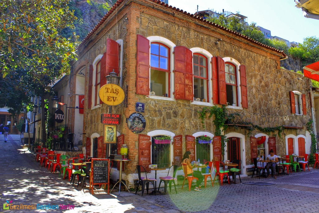 İzmir Dario Moreno Sokağı ve Gezilecek Yerleri Gezilmesi Gereken Yerler