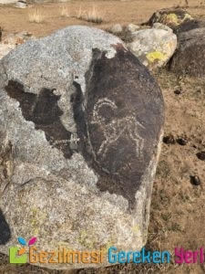 Çolpan Ata Petroglifler