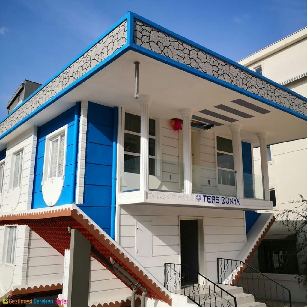 Ters Dünya İstanbul Ataşehir