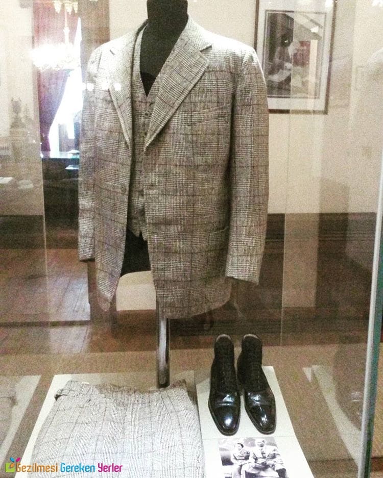 Atatürk Kıyafetleri