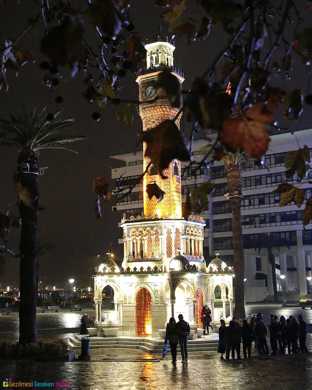 İzmir Saat Kulesi - İzmir'de Gezilecek Yerler