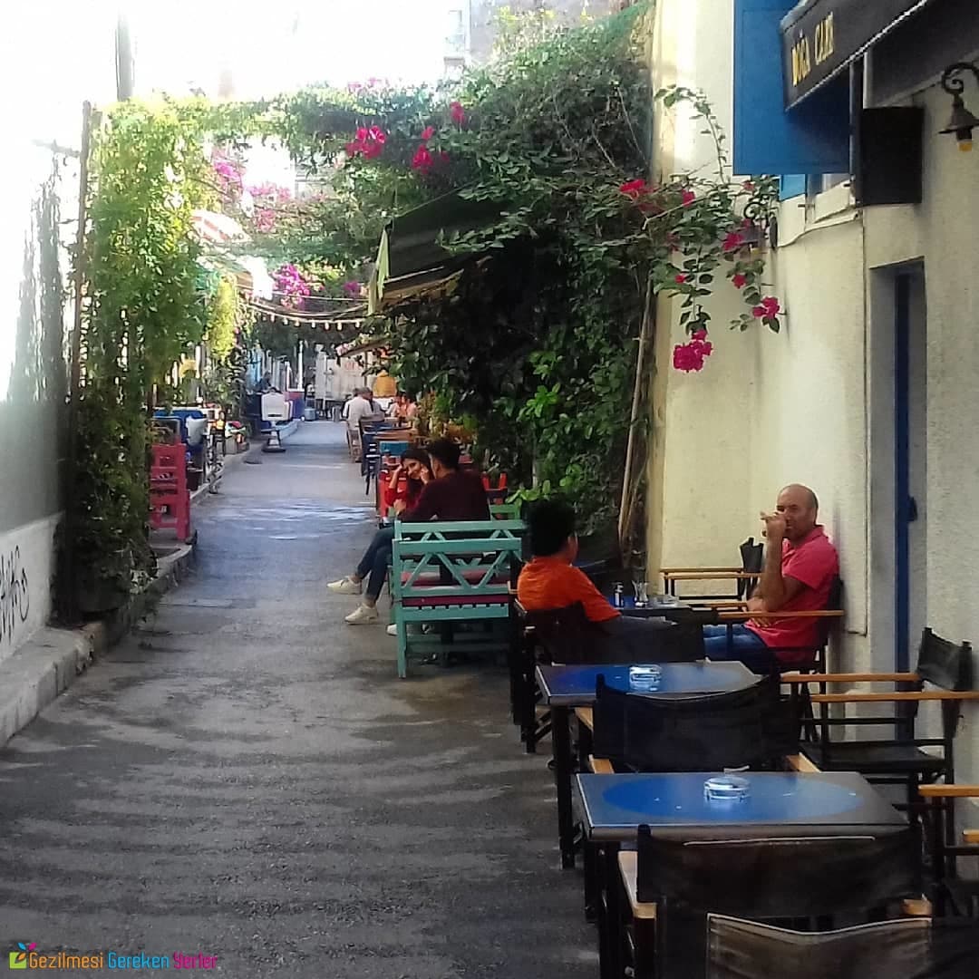 Kıbrıs Şehitleri Caddesi İzmir