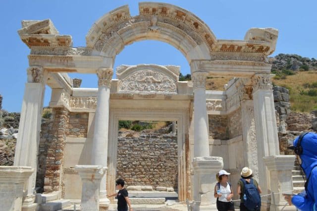 Efes Antik Kenti Gezilecek Yerleri İzmir