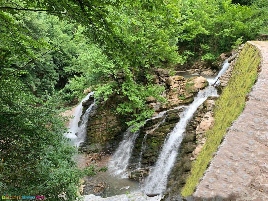 Maden Deresi ve Şelalesi Sakarya