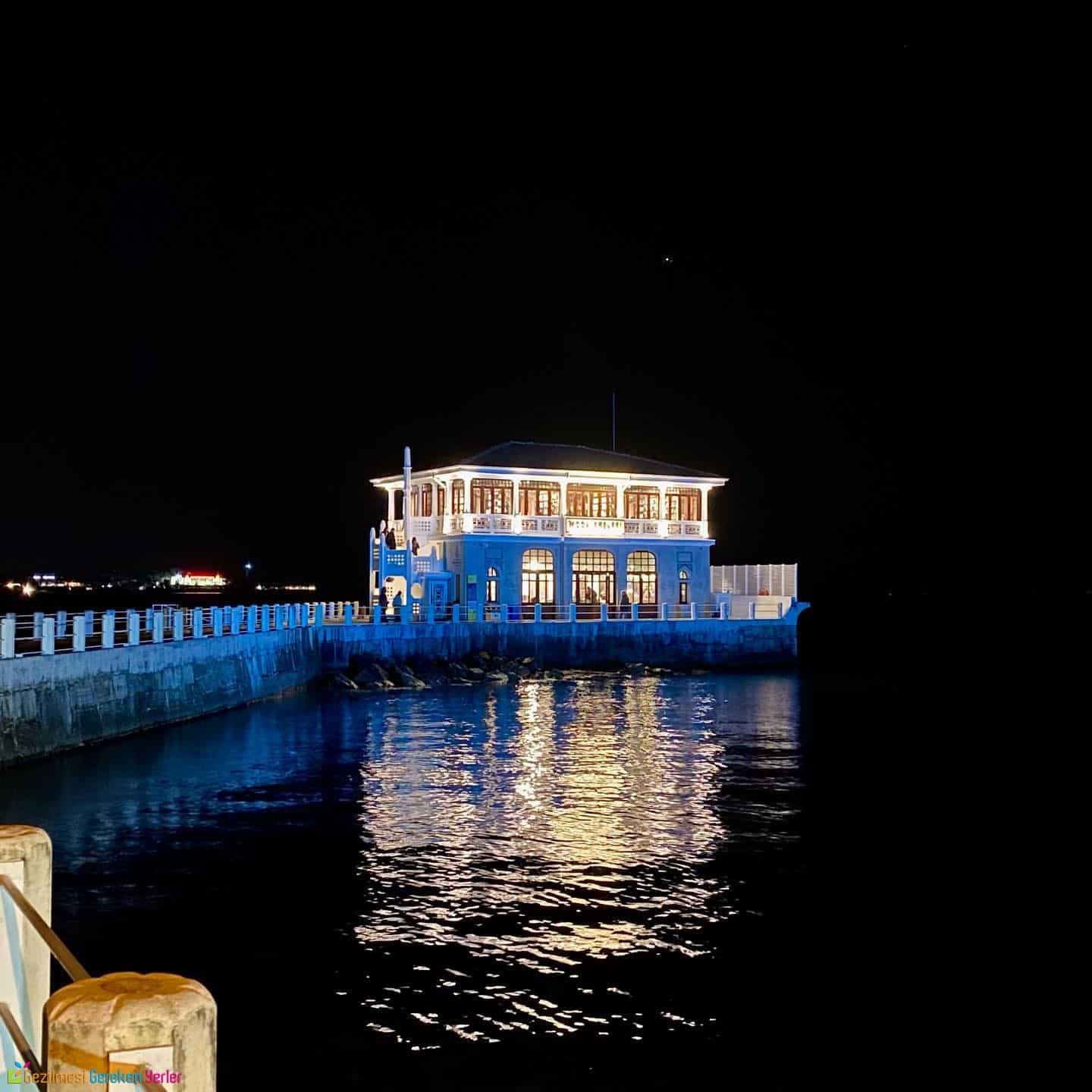 Moda İskele Kütüphanesi