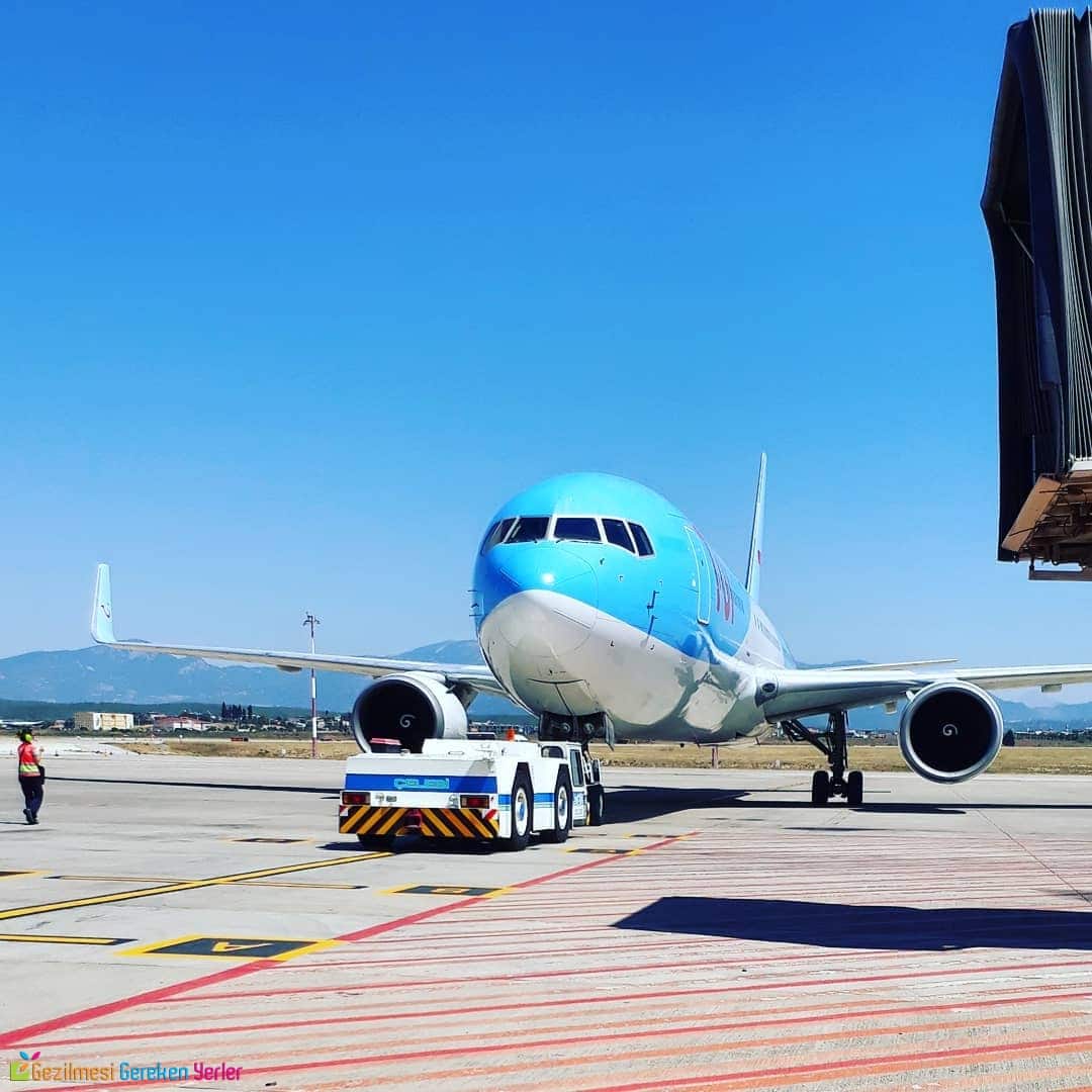 Adnan Menderes Havalimanı - İzmir
