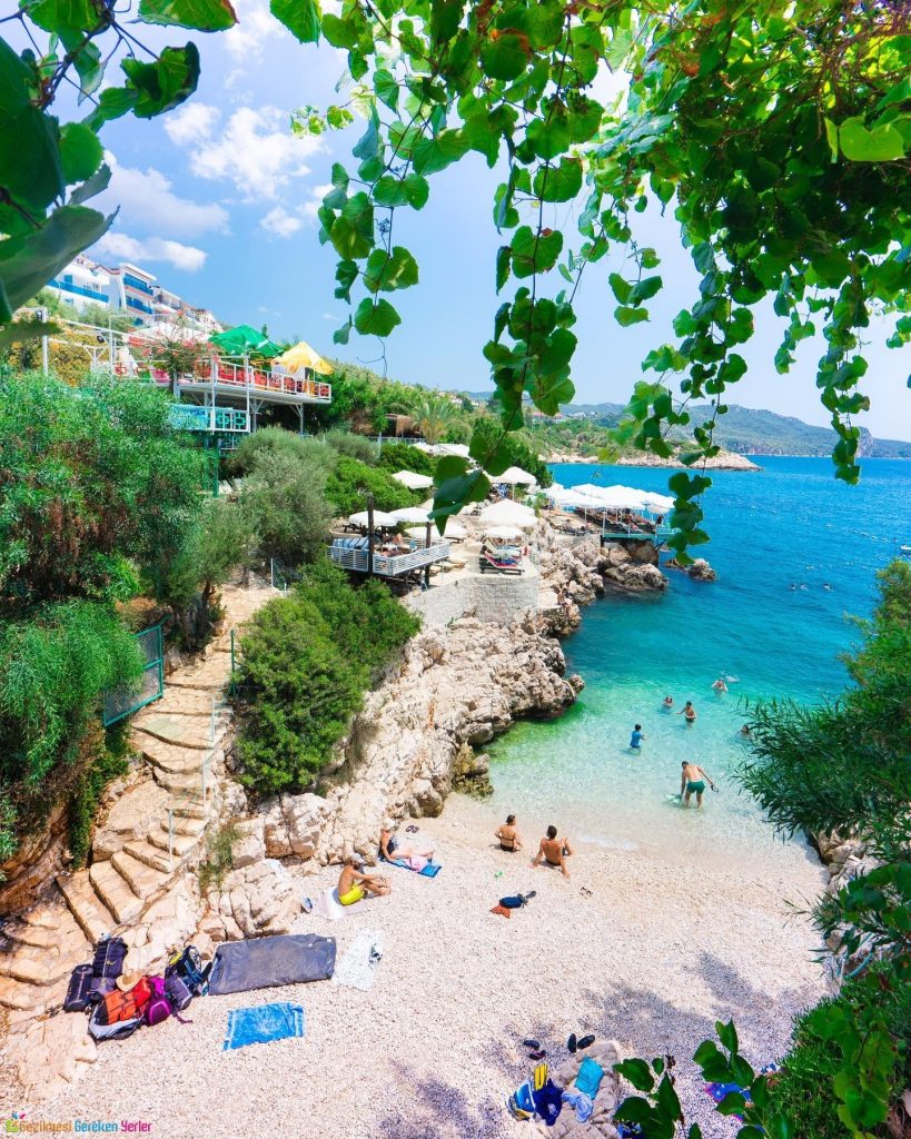 Küçük Çakıl Plajı - Antalya