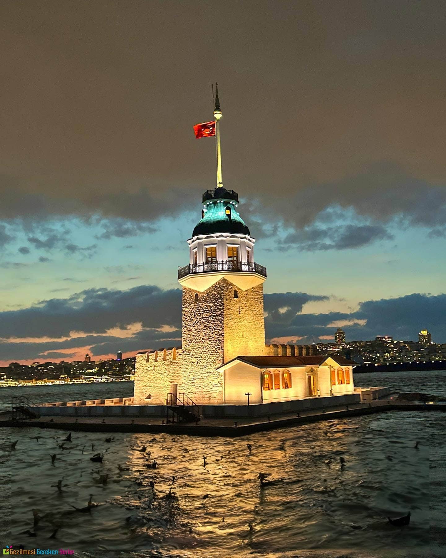 Kız Kulesi Yağmurlu