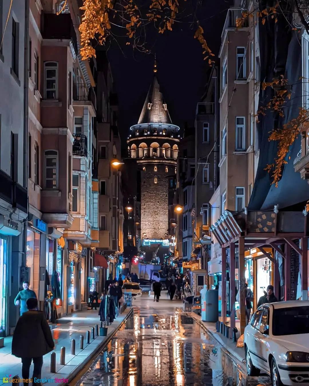 Yağmurlu Galata Kulesi