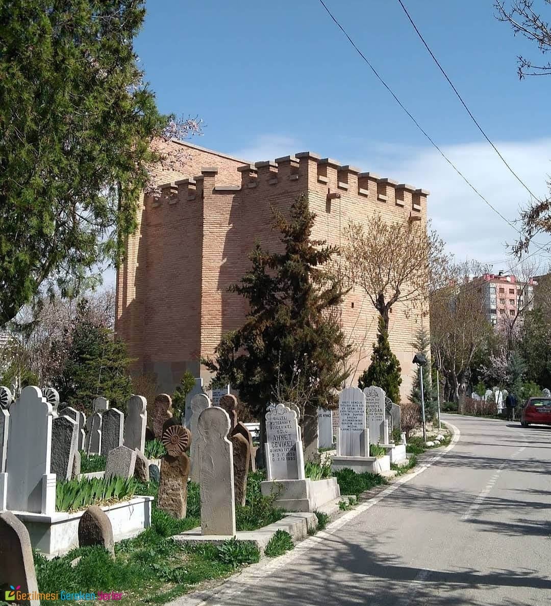 Gömeç Hatun Türbesi