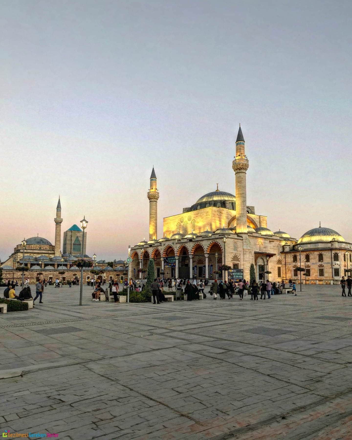 Konya Mevlana Meydanı