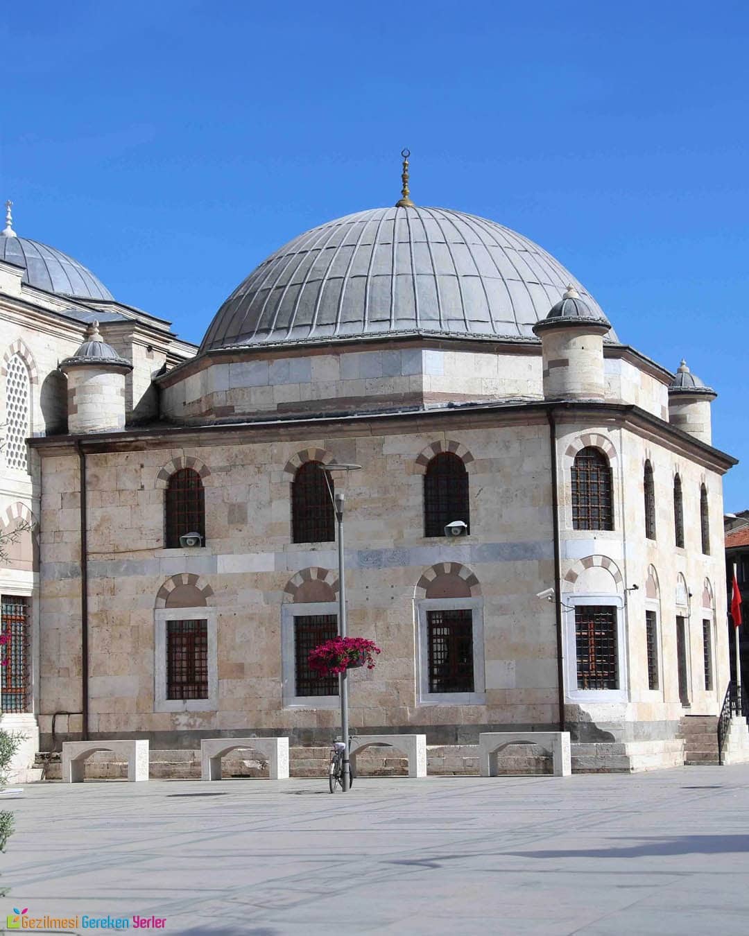 Yusuf Ağa Kütüphanesi