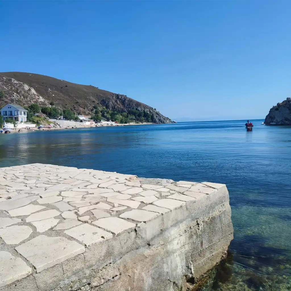 Avşa Beyaz saray Koyu