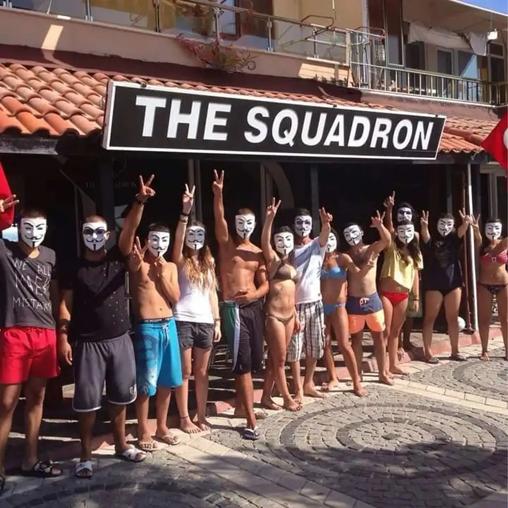 The Squadron Avşa Adası Barlar Sokağı