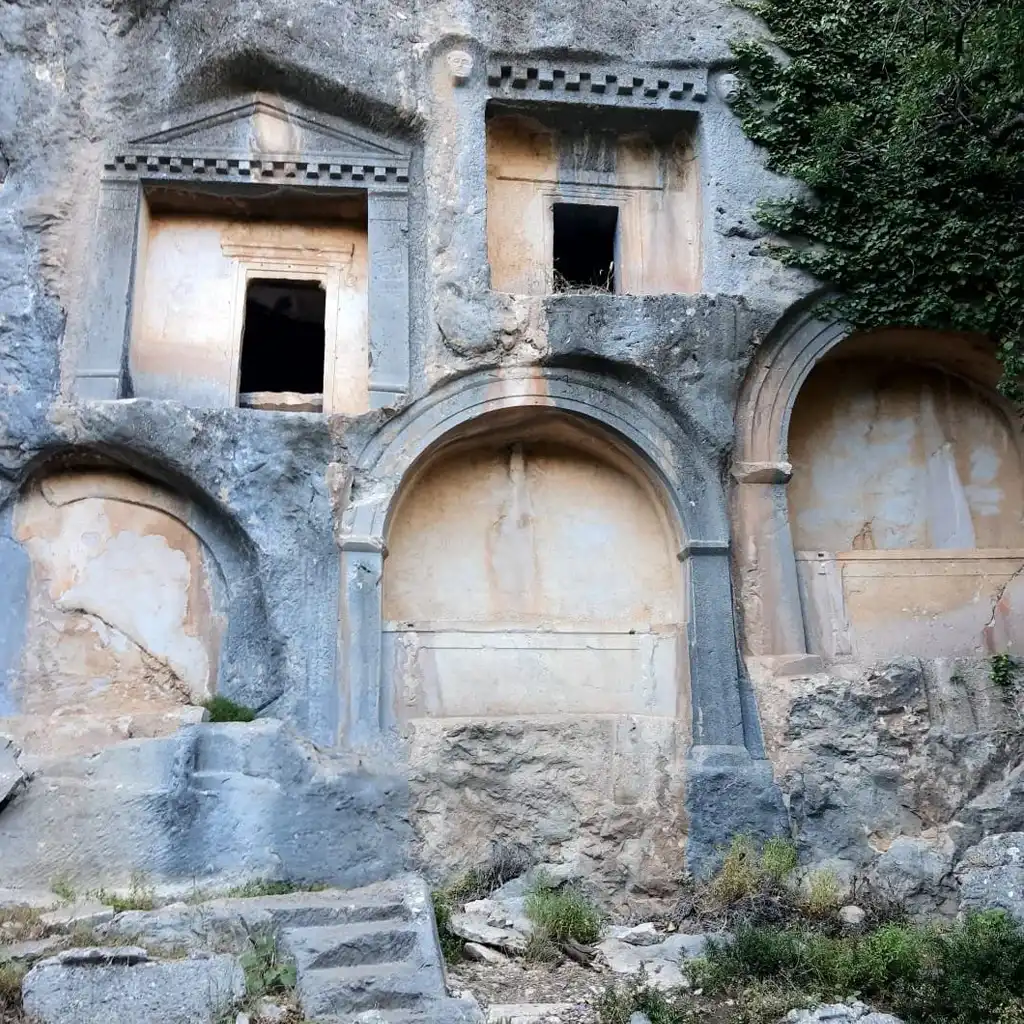 Kaya Mezarları