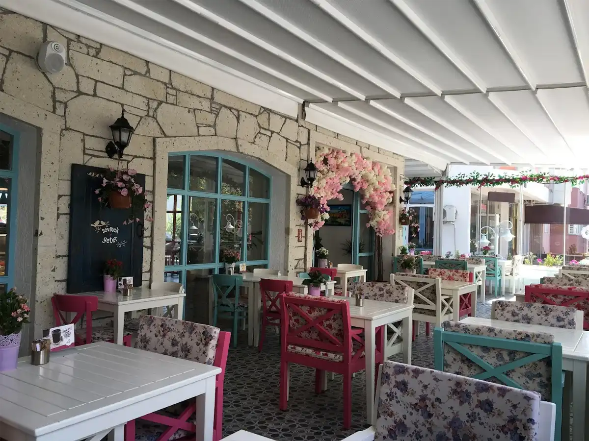 Alaçatı Muhallebicisi Altıeylül