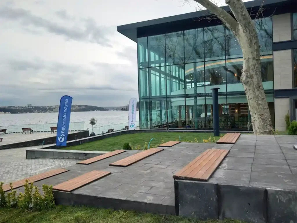 Yalı Kütüphanesi - İstanbul