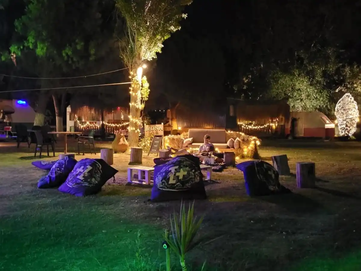 Mona Glamping Caravan Suites