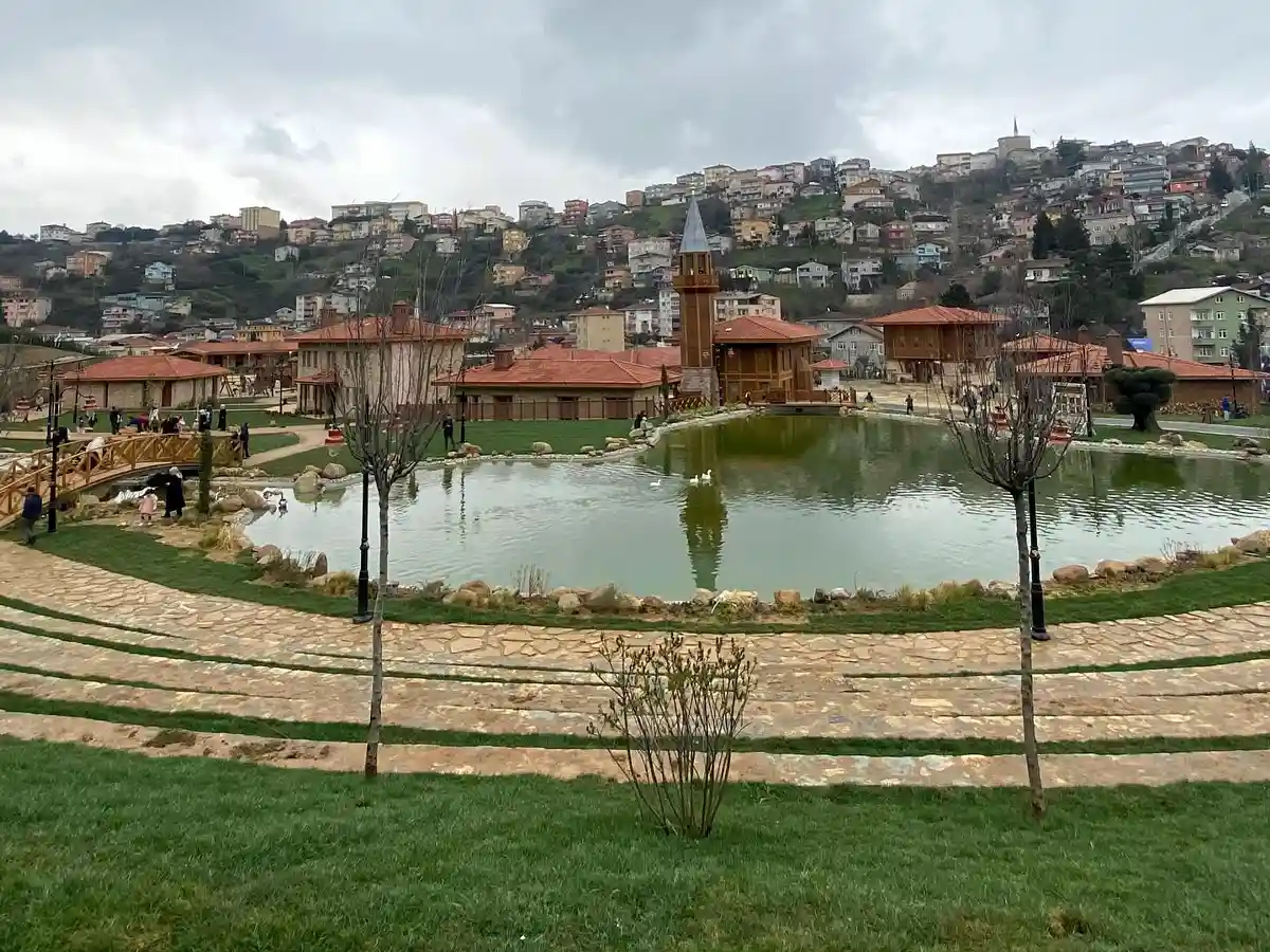 Üsküdar Çocuk Köyü Ulaşım ve Oyun Alanları Üsküdar Çocuk Köyü Ulaşım ve Oyun Alanları