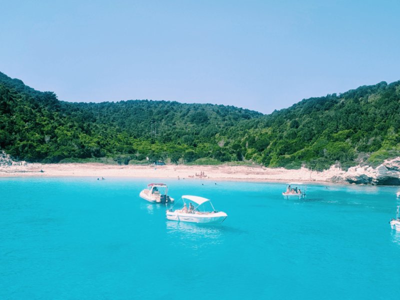 Korfu'dan Paxos'a: Yeşilin ve Mavinin Renk Cümbüşü