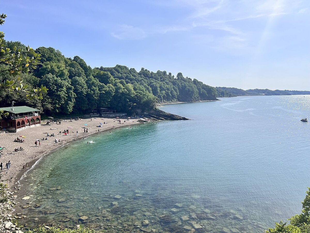 Akçakoca'da Ceneviz Kalesi'nin yanındaki ormanlık koy ve plaj