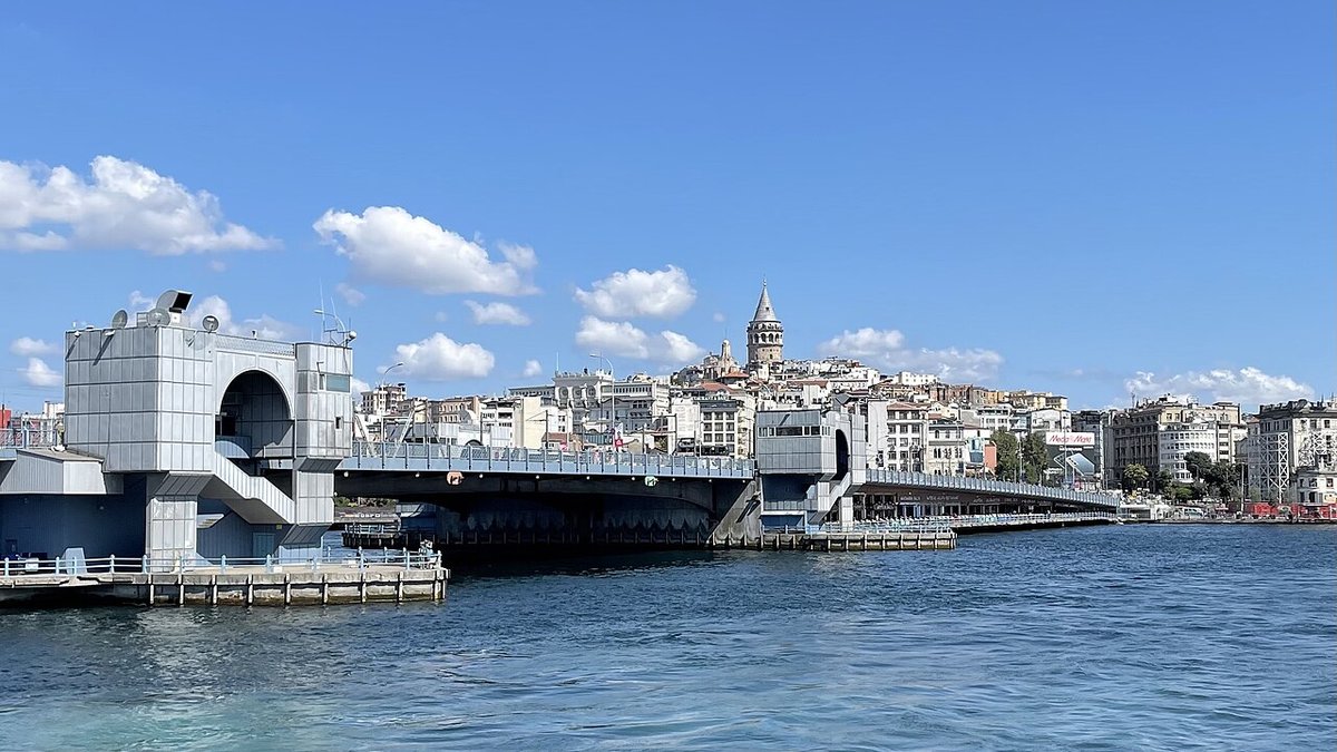 Eminönü'nden Galata Köprüsü ve Haliç manzarası