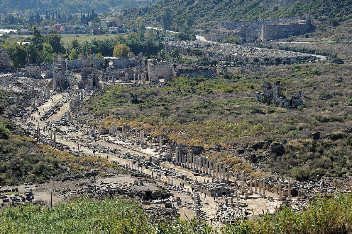 Perge antik kentinin genel görünümü